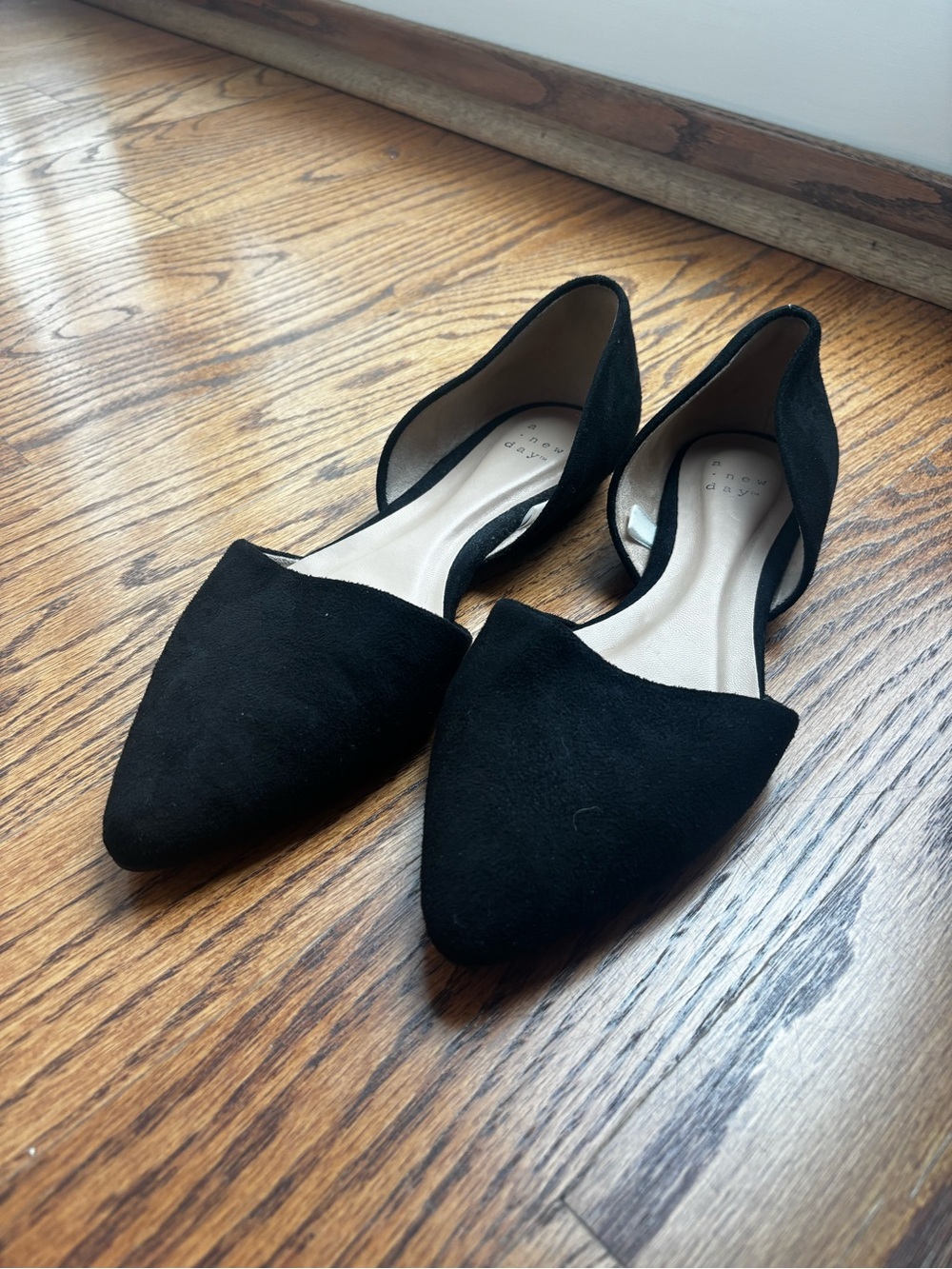 Black Pointed Toe Flats